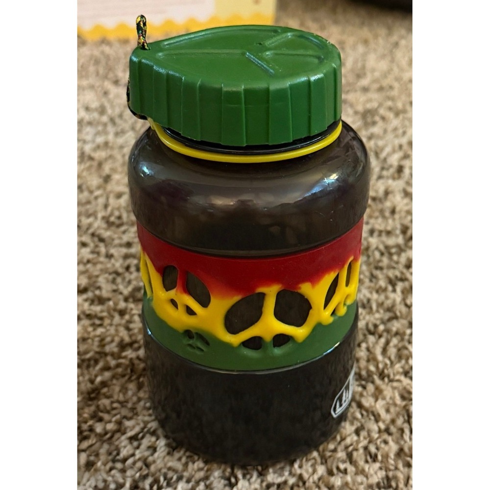 GSI Outdoors Water Bottle Peace Signs Rastafarian Colors 1 Liter